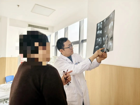 老太反复咳嗽、呕吐5年，原因竟是“食管裂孔疝”！市二院普外二科腹腔镜微创手术速解难题1297.png