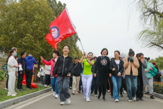 赴春日之约，展巾帼风采：市二院工会开展庆“三八”健步走活动821.png
