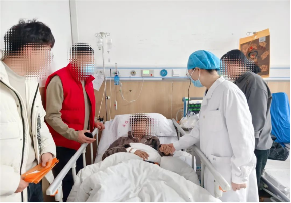 15岁少年多发创伤骨折、脏器损伤导致休克!市二院EICU全力救治 助其幸运“重生”1729.png
