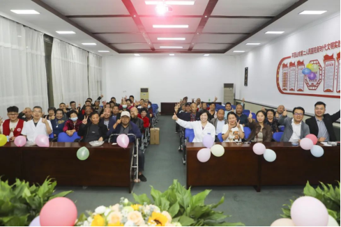 河南省人民医院血液净化中心副主任马旭团队到我院开展义诊、授课活动1246.png