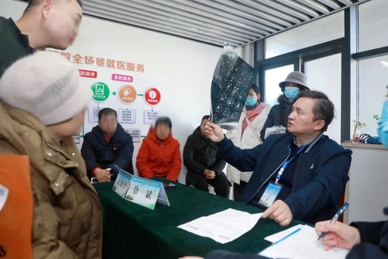守护生命中枢 领跑学科发展 ——记河南省临床重点专科、市第二人民医院神经外科1296.png